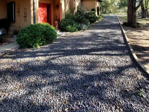 Casa 6 ambientes con 4 baños