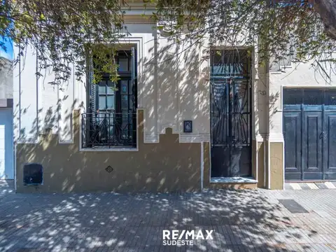 VENTA CASA CENTRO SUDESTE CON ESPECTACULAR LOTE