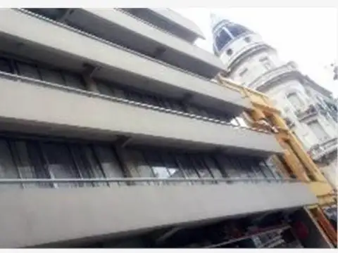 Cochera fija  y cubierta en Monserrat