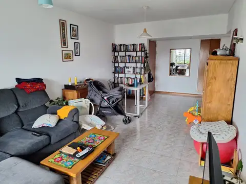 DEPARTAMENTO SEMIPISO 3 AMBIENTES DE 80 M2, 2 BAÑOS, CONTRAFRENTE, LOSA RADIANTE