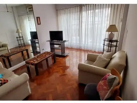 Luminoso departamento 4 ambientes amoblado en excelente ubicación.
