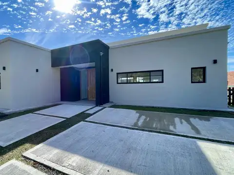Casa en Venta en El Cazal, USD 255.000