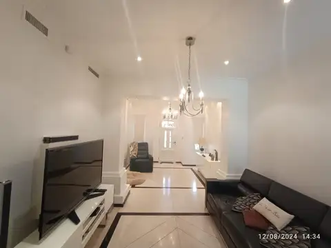 Casa 8 ambientes con 3 baños