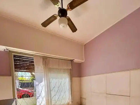 Casa 5 ambientes con 1 baño