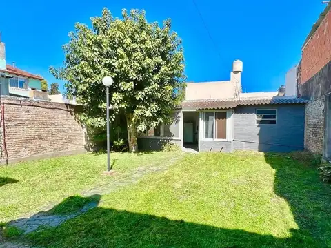 VENTA CASA 5 AMBIENTES JARDIN  GARAGE QUINCHO