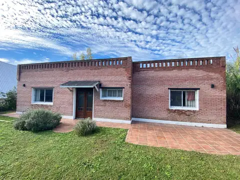 Venta Casa 4 amb en el Barrio Parque Sakura, Exaltacion de la Cruz