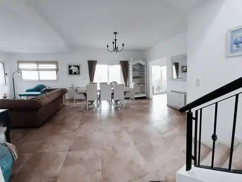 VENTA CASA 5 AMB CON PILETA, DON JOAQUÍN, CANNING