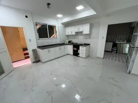 Depto Tipo Casa en Venta en Microcentro, USD 135.000