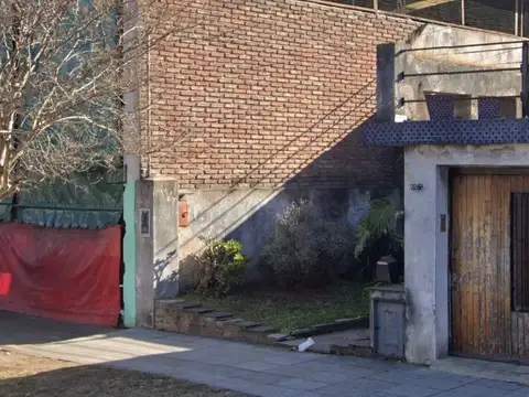 Terreno en Venta en Villa Luzuriaga, USD 75.000