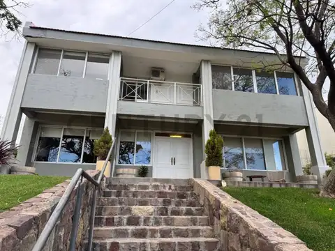 CASA EN VENTA EN DALVIAN