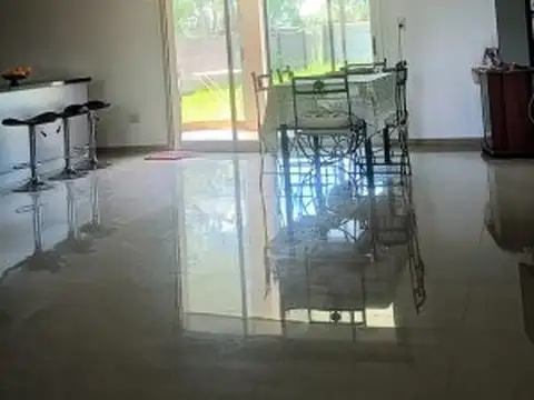 Casa en Venta en Roldan, USD 170.000