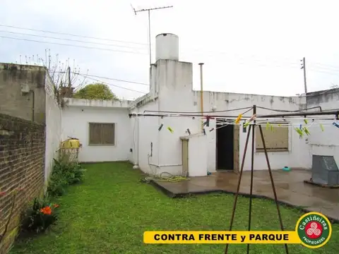 CASA - 5 CUADRAS DE HIPOLITO YRIGOYEN Y AMENEDO   APTA CREDITO  