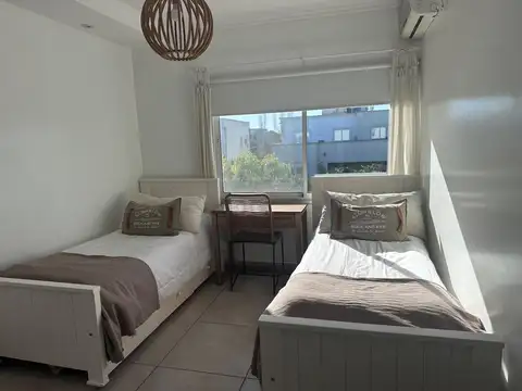 Casa en Venta con 5 cocheras