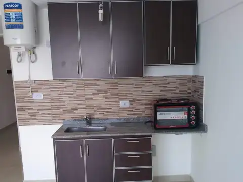 VENTA MONOAMBIENTE AL CONTRAFRENTE CON BALCON EN FLORES