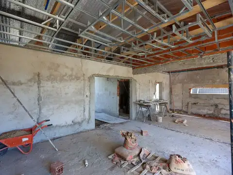 VENTA CASA 5AMB PILETA SAN SEBASTIAN PERMUTA