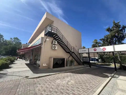 Oficina en Alquiler en Bella Vista, USD 750