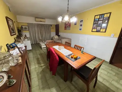 Casa de 3 dormitorios y cochera