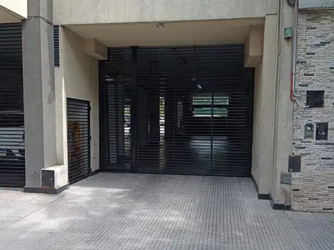 VENTA Cochera Fija en Parque Chacabuco