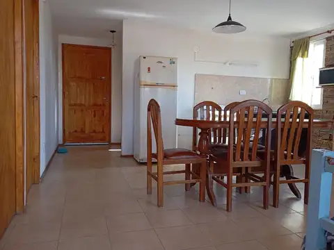 Casa 6 ambientes con 2 baños