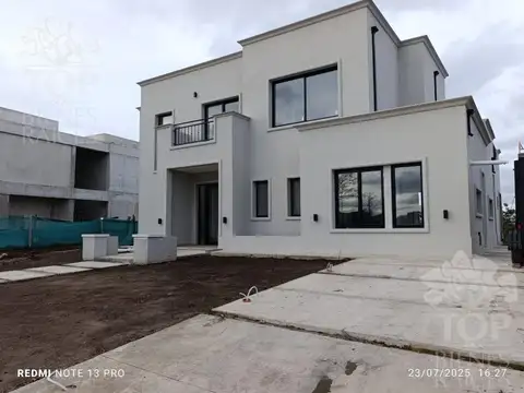 Casa en Venta en El Cantón - Barrio Islas, USD 420.000