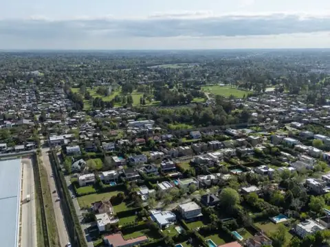 CASA EN VENTA DE UNA PLANTA EN GARIN