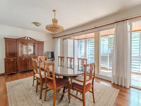 Venta Piso de 4 Ambientes - Amplio Balcón - Espacio guardacoches cubierto -  Caballito