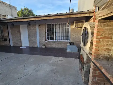 Casa en venta c/ cochera en José C. Paz
