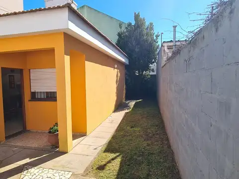 Rivadavia 243 , Piso P.B