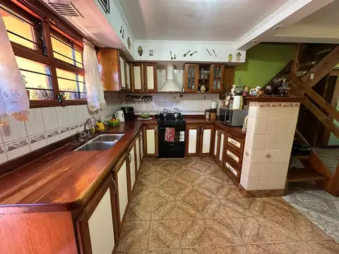 Casa 3 ambientes con 2 baños