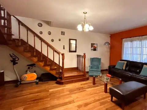 Casa 6 ambientes con 4 baños