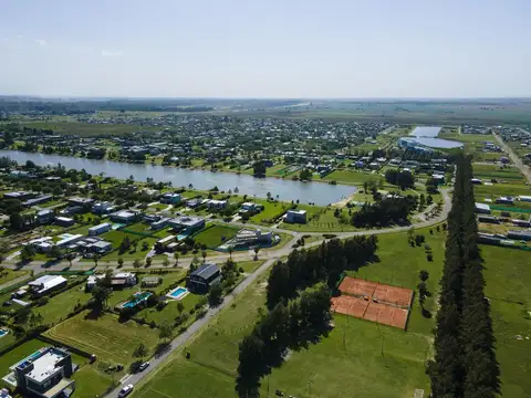 Terreno en Venta en Puerto Roldan, USD 90.000