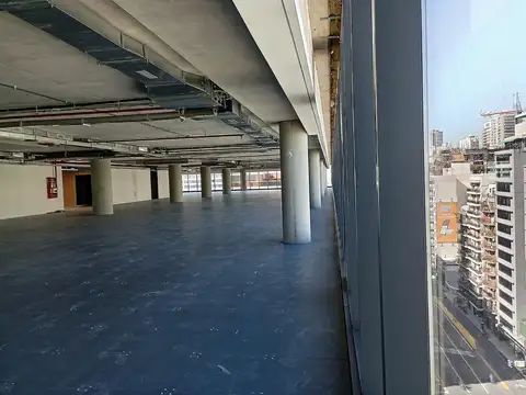 Av Libertador esq La Pampa