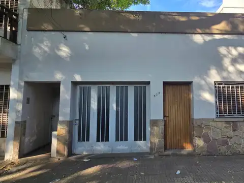 EXCELENTE OPORTUNIDAD DE INVERSIÓN: CASA AL FRENTE + PH AL FONDO CON PATIO