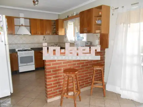 Casa 3 ambientes con 2 baños
