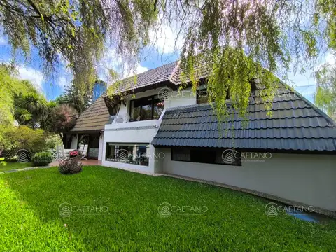 Amplio Chalet en pinares 3 dormitorios con gran terreno