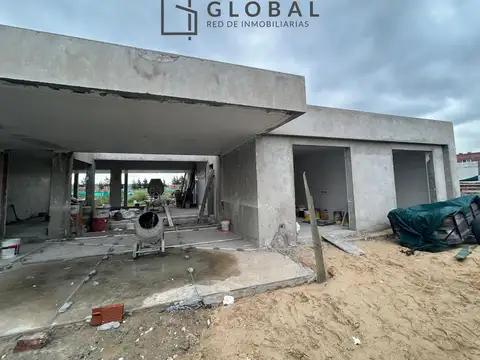 Casa 4 ambientes con 3 baños