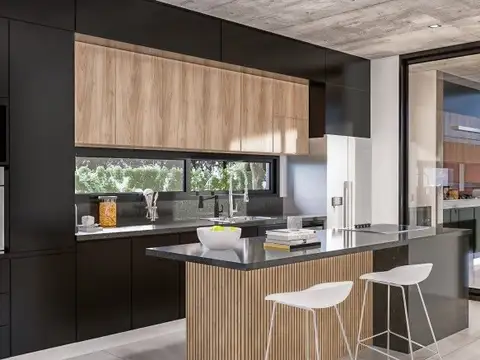 Casa 5 ambientes con 5 baños