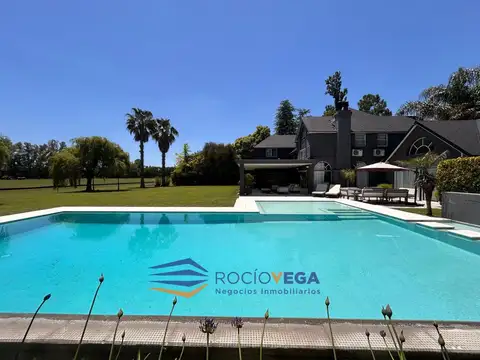 Casa 5 ambientes con 4 baños