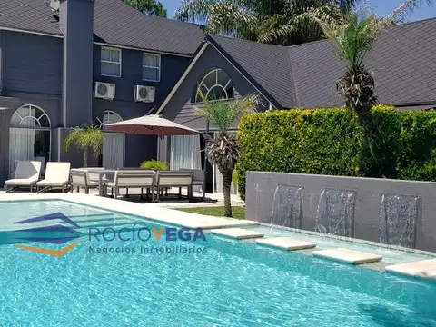 Casa en Venta con 4 cocheras