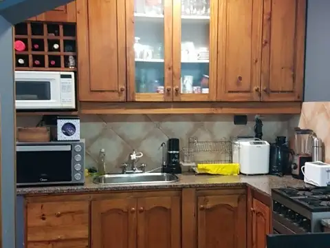 Casa 6 ambientes con 1 baño