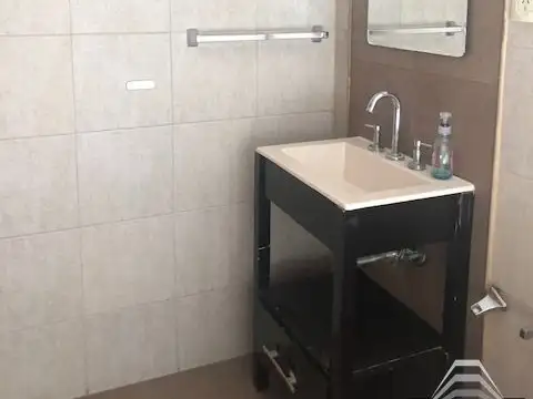 Depto Tipo Casa en Venta con 1 cocheras