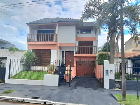 Casa en venta en Tablada 5 amb (excelente estado!)