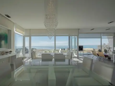 Casa 10 ambientes con 8 baños