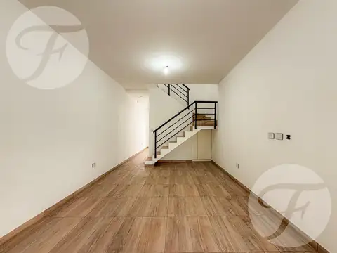 Casa en Venta en Castelar Sur, USD 95.000