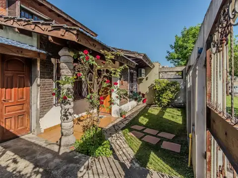 Casa 4 ambientes con 2 baños