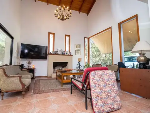 Casa 7 ambientes con 3 baños