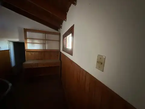 CASA EN VENTA LA PLATA 3 DORMITORIOS CON COCHERA