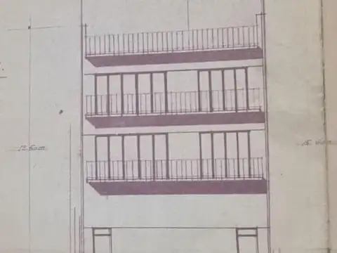 Oportunidad en bloque doble lote deposito y 2 deptos