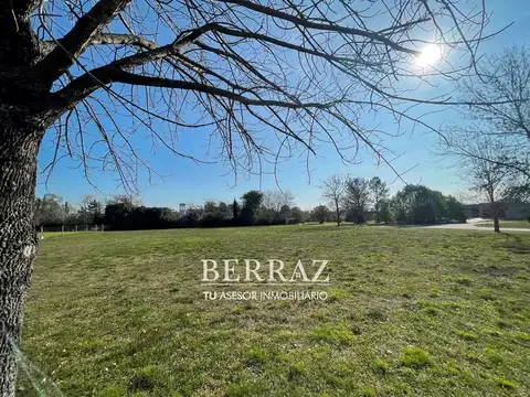 Lote venta SB en Los Alcanfores Pilar de 1040 m2