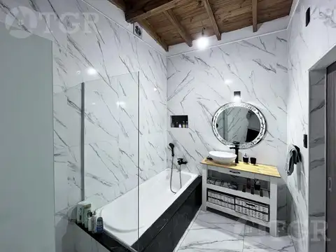 Venta de distinguida casa en Hurlingham